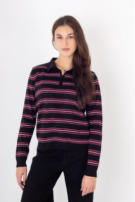 Светр жіночий